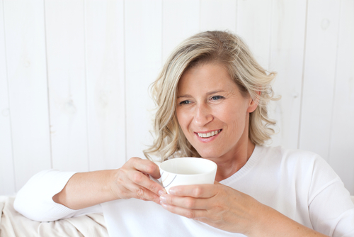 woman drinking coffee