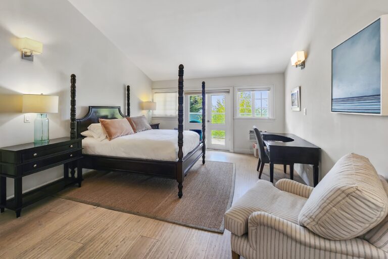 Grand Bedroom 5 - Sunset Suite