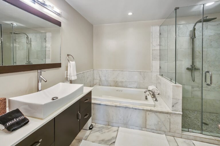 Grand Bedroom 5 - Sunset Suite